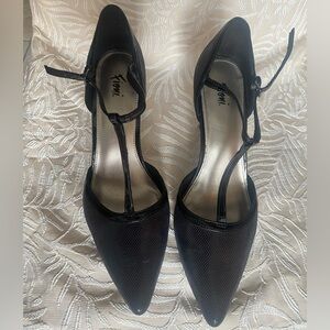 Fiona Black Women's with Strap Shoes Size 7.5